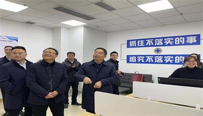 市委常委、組織部部長(zhǎng)張鵬飛一行慰問(wèn)遂寧遂星公司籌備組員工